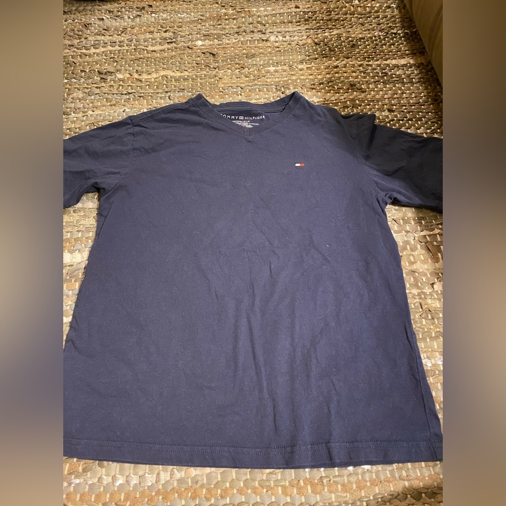 5/20🌻 Boys Tommy Hilfiger Shirt